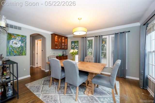 826 Larchlea Drive, Birmingham, MI 48009