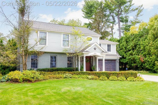 826 Larchlea Drive, Birmingham, MI 48009