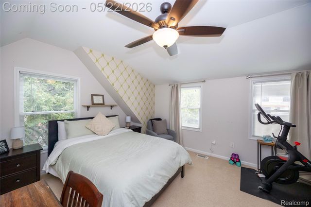 826 Larchlea Drive, Birmingham, MI 48009