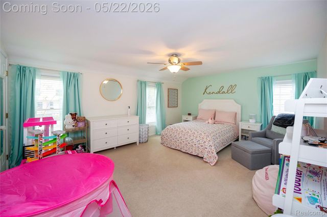 826 Larchlea Drive, Birmingham, MI 48009