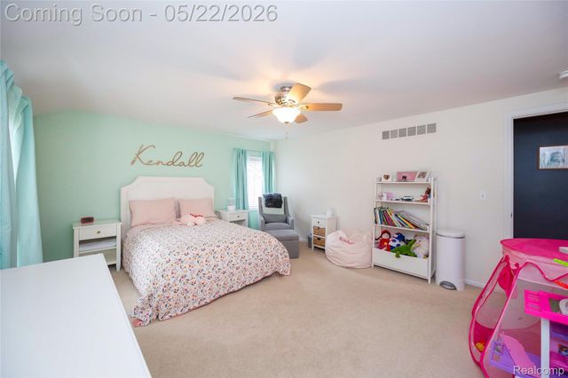 826 Larchlea Drive, Birmingham, MI 48009