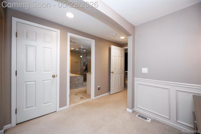 826 Larchlea Drive, Birmingham, MI 48009