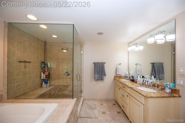 826 Larchlea Drive, Birmingham, MI 48009