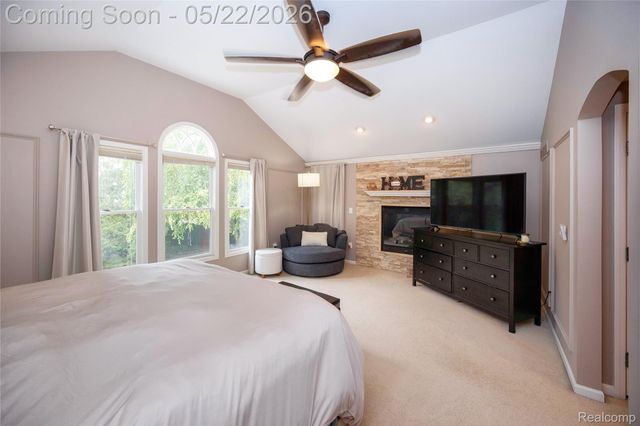 826 Larchlea Drive, Birmingham, MI 48009