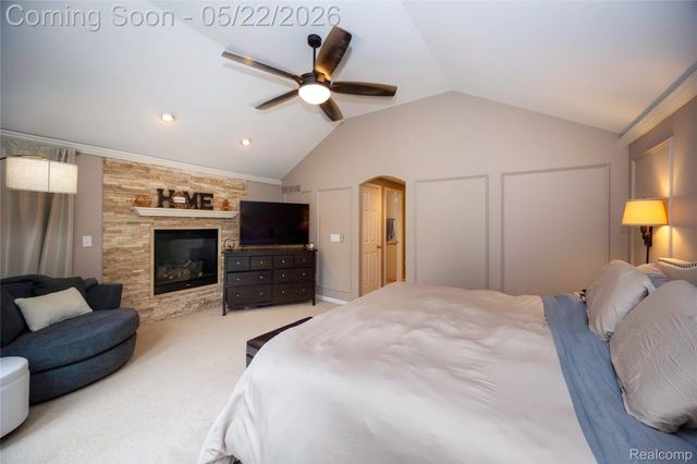 826 Larchlea Drive, Birmingham, MI 48009