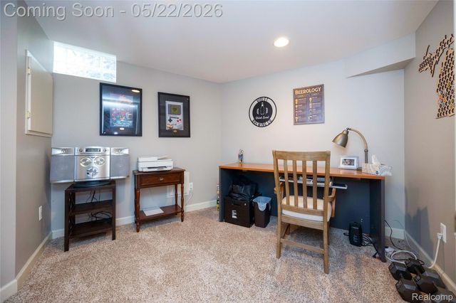 826 Larchlea Drive, Birmingham, MI 48009