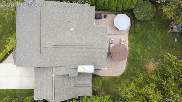 826 Larchlea Drive, Birmingham, MI 48009