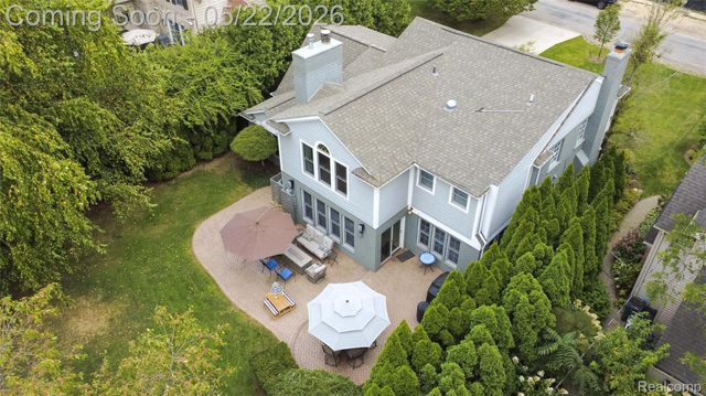 826 Larchlea Drive, Birmingham, MI 48009