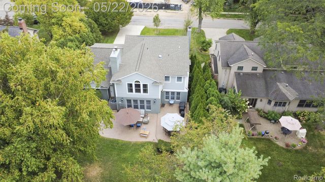 826 Larchlea Drive, Birmingham, MI 48009