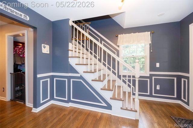 826 Larchlea Drive, Birmingham, MI 48009