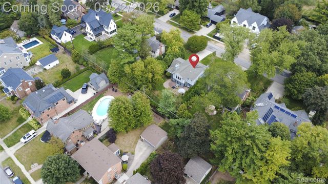 826 Larchlea Drive, Birmingham, MI 48009