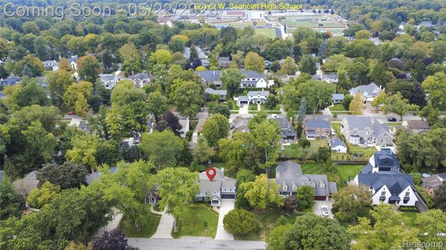 826 Larchlea Drive, Birmingham, MI 48009