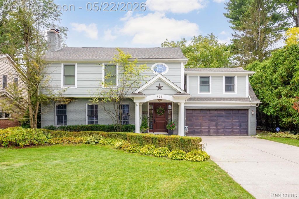 826 Larchlea Drive, Birmingham, MI 48009