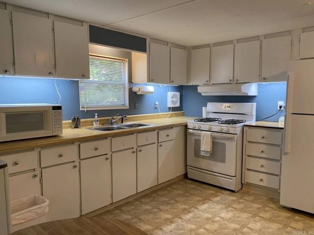 69 Circle T Road, Mount Ida, AR 71957