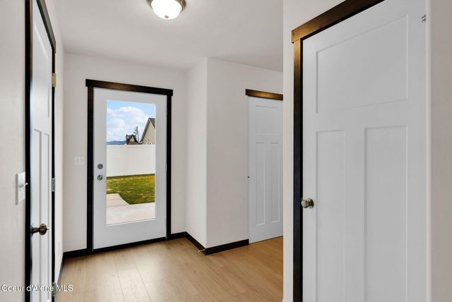 6208 W Bowmore LN, Rathdrum, ID 83858