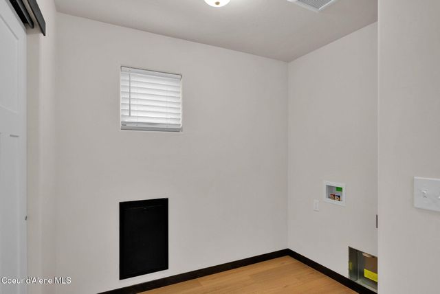 6208 W Bowmore LN, Rathdrum, ID 83858