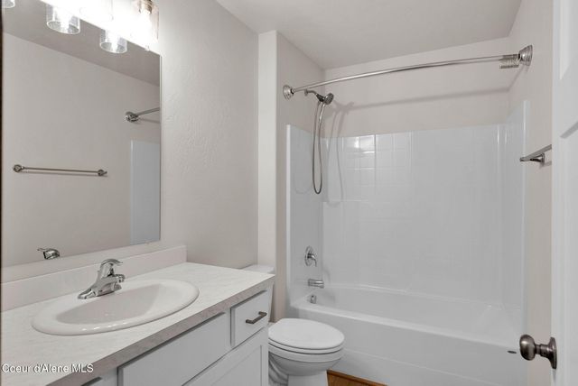 6208 W Bowmore LN, Rathdrum, ID 83858