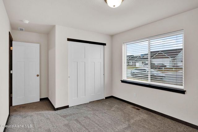 6208 W Bowmore LN, Rathdrum, ID 83858