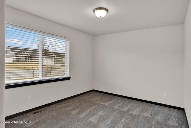 6208 W Bowmore LN, Rathdrum, ID 83858