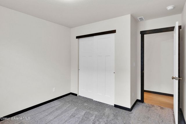 6208 W Bowmore LN, Rathdrum, ID 83858