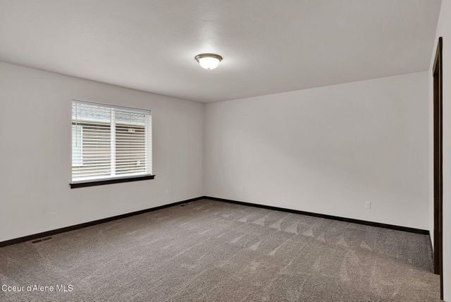 6208 W Bowmore LN, Rathdrum, ID 83858