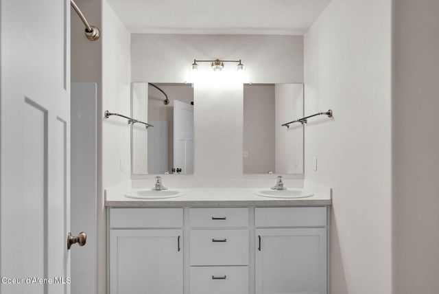 6208 W Bowmore LN, Rathdrum, ID 83858