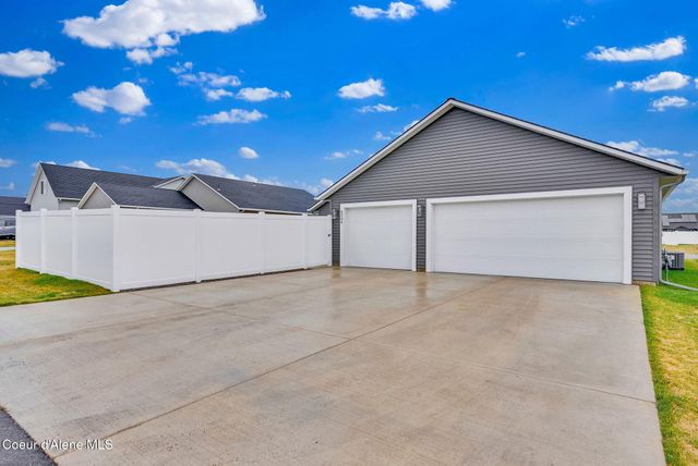 6208 W Bowmore LN, Rathdrum, ID 83858