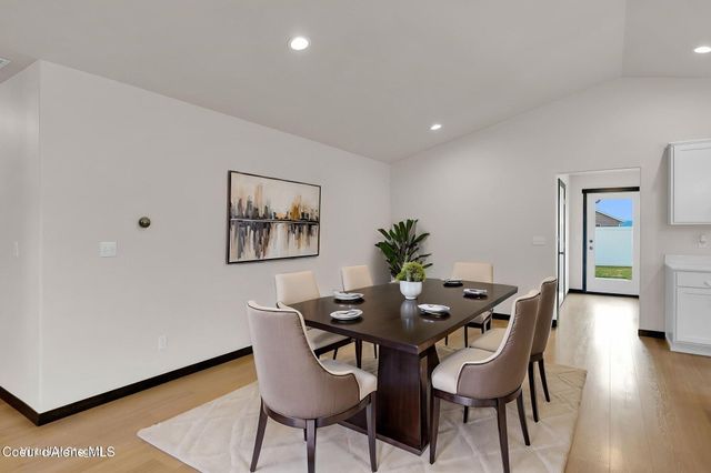 6208 W Bowmore LN, Rathdrum, ID 83858