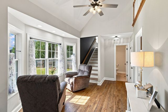 2053 Hickory Dr, Springfield, TN 37172
