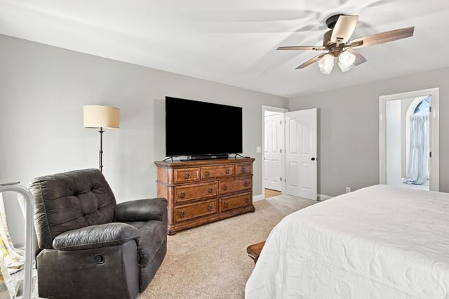2053 Hickory Dr, Springfield, TN 37172
