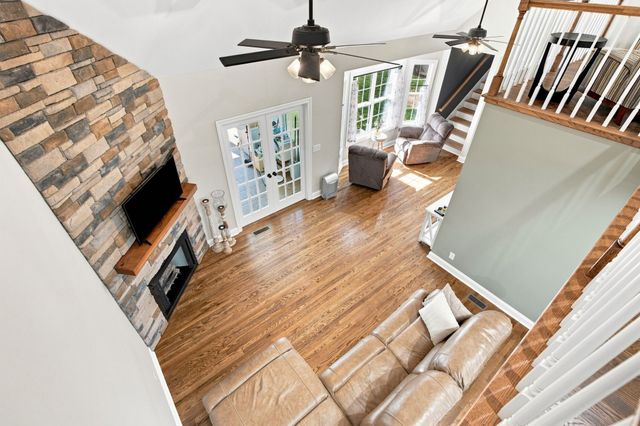 2053 Hickory Dr, Springfield, TN 37172