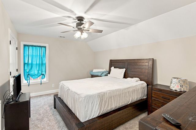 2053 Hickory Dr, Springfield, TN 37172