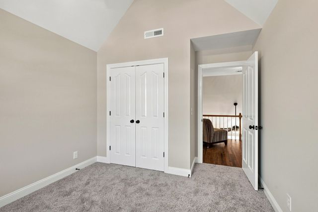 2053 Hickory Dr, Springfield, TN 37172