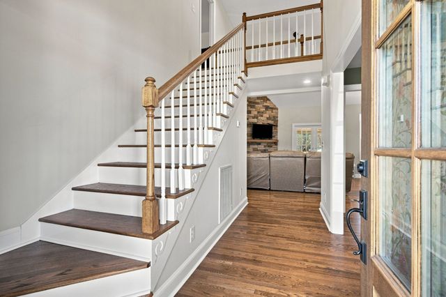 2053 Hickory Dr, Springfield, TN 37172