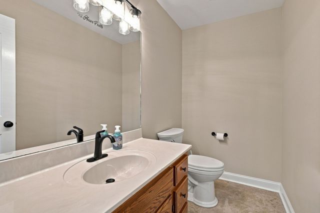 2053 Hickory Dr, Springfield, TN 37172