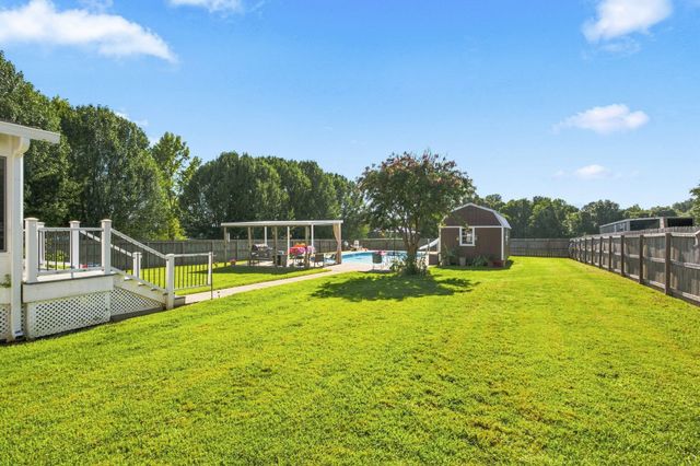2053 Hickory Dr, Springfield, TN 37172