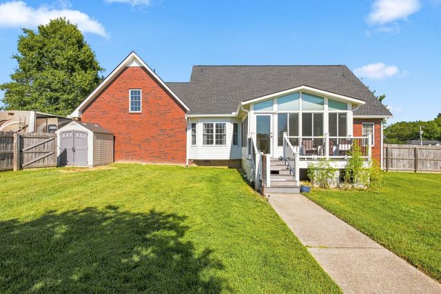 2053 Hickory Dr, Springfield, TN 37172
