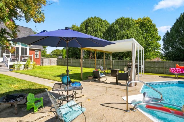 2053 Hickory Dr, Springfield, TN 37172