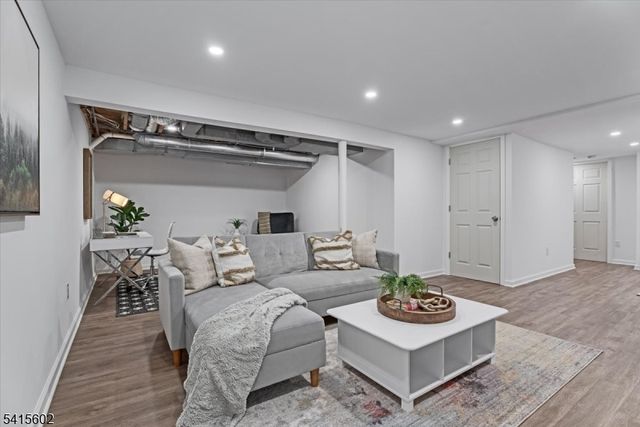 8 Macopin Ave, Montclair Twp., NJ 07043