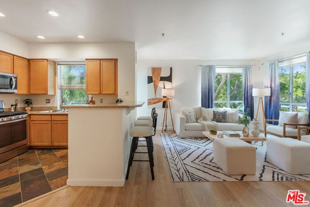 6400 Crescent Parkway 202, Playa Vista, CA 90094