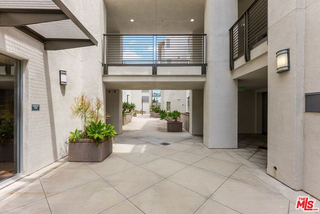 6400 Crescent Parkway 202, Playa Vista, CA 90094