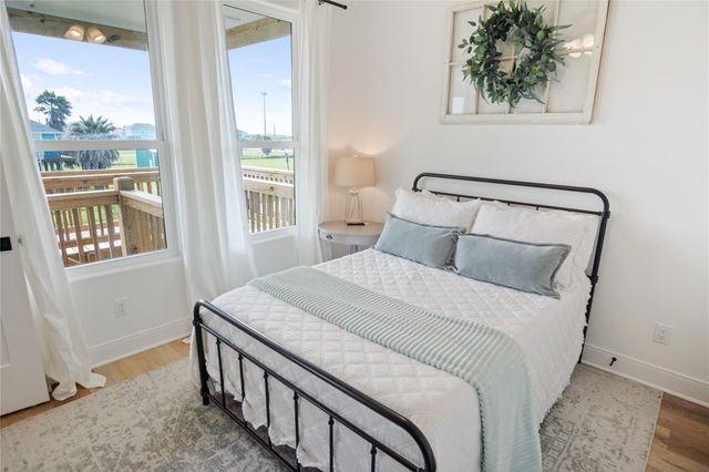 960 S Sage Road, Crystal Beach, TX 77650