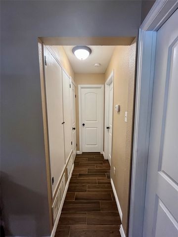 104 Lynn Drive, Azle, TX 76020