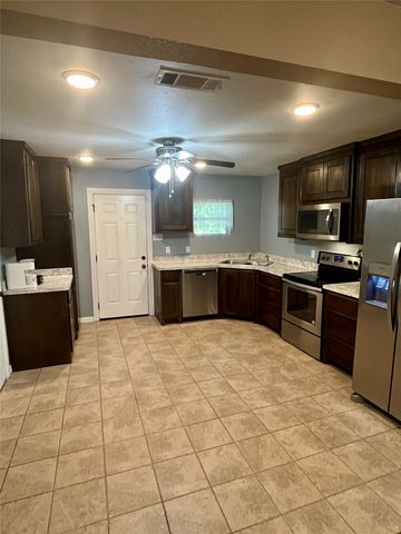 104 Lynn Drive, Azle, TX 76020