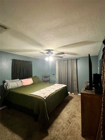 104 Lynn Drive, Azle, TX 76020