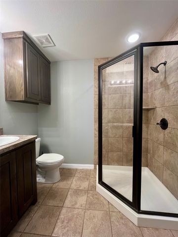 104 Lynn Drive, Azle, TX 76020