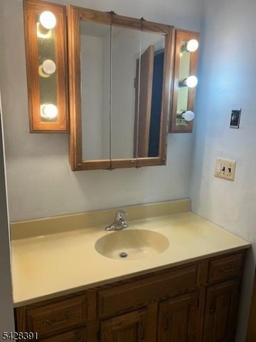 15 Carl Walsh Rd, Franklin Boro, NJ 07416