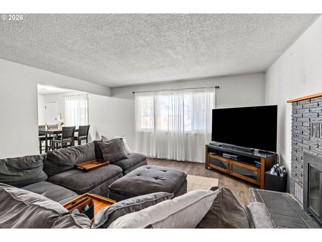 1590 SCANDIA St, Eugene, OR 97402