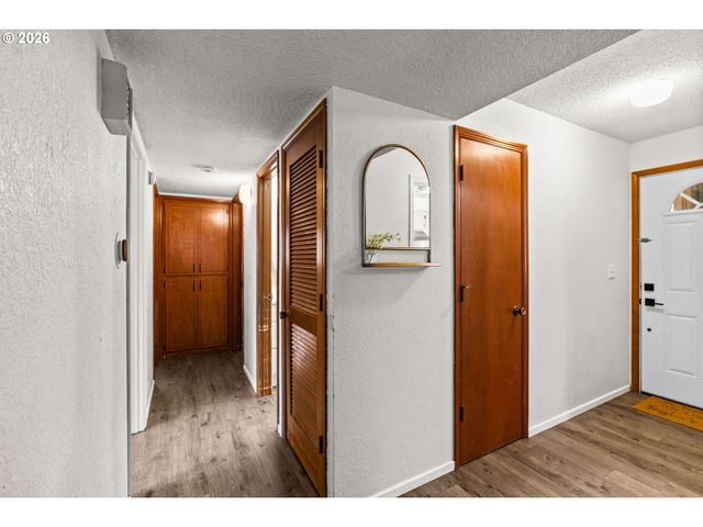 1590 SCANDIA St, Eugene, OR 97402