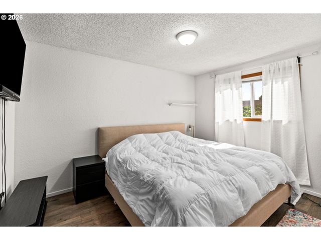 1590 SCANDIA St, Eugene, OR 97402